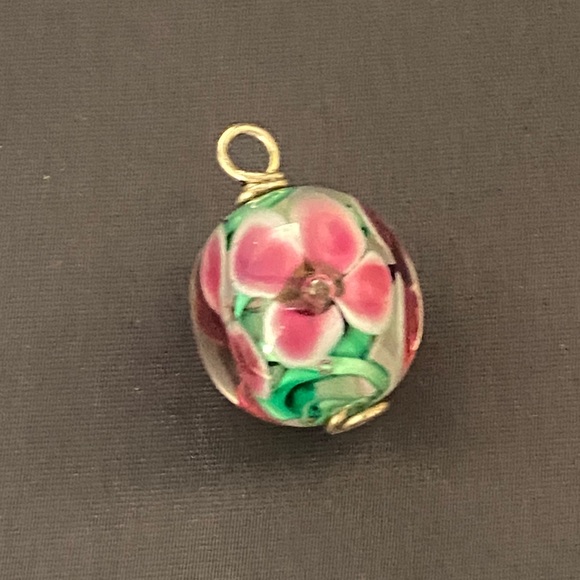 Glass necklace charm - Picture 3 of 3